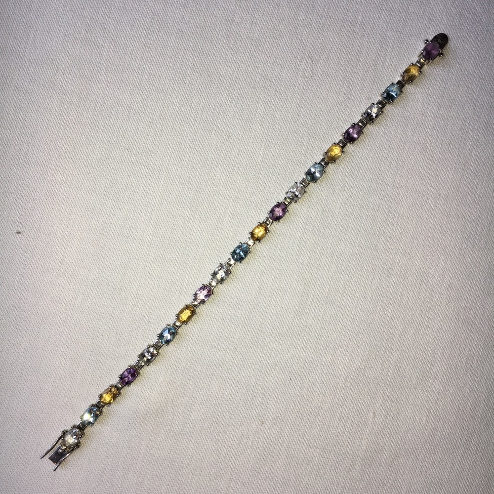 Vintage Lady Remington Bracelet - Picture 9 of 10